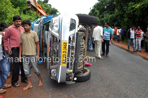 tempo accident in karkala 2